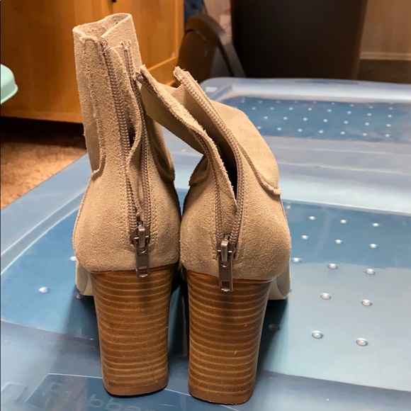 Size 9 Taupe Booties - Picture 4 of 10